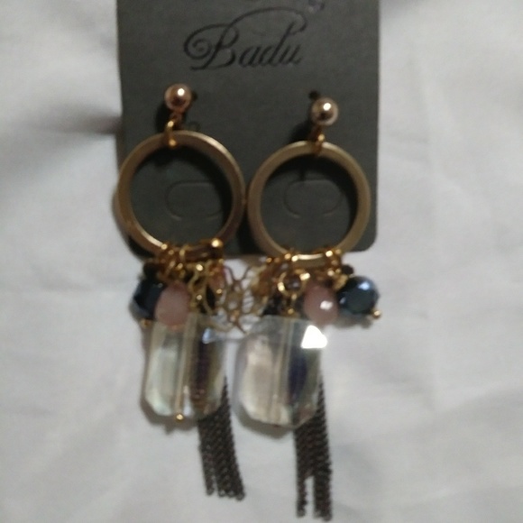 Brand New. Crystal Earrings - Picture 2 of 2
